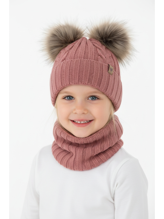 Ensemble d’Hiver pour Fille – Bonnet et Tour de Cou Rose avec Deux Pompons Amala