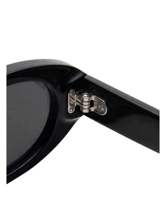 The Noir Oval Frame
